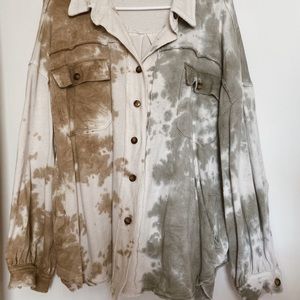 SOLD* Boutique Shacket/Top ✨